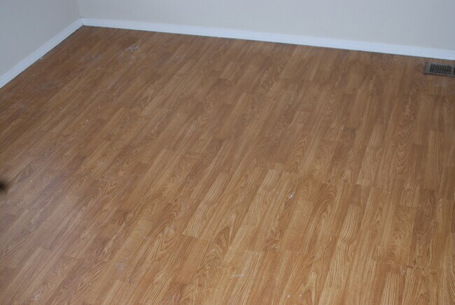 Building Photo - 938-940 N Oakland Avenue