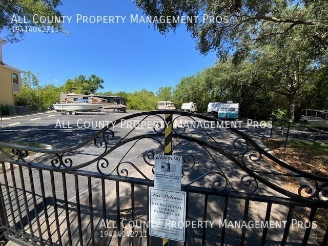 Building Photo - 5600 Bentgrass Dr