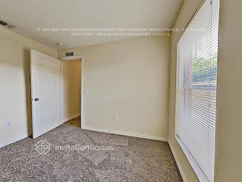 Building Photo - 4403 Gamwell Dr