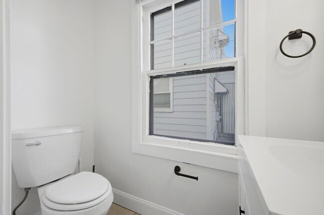 Building Photo - 417 S Huron Ave