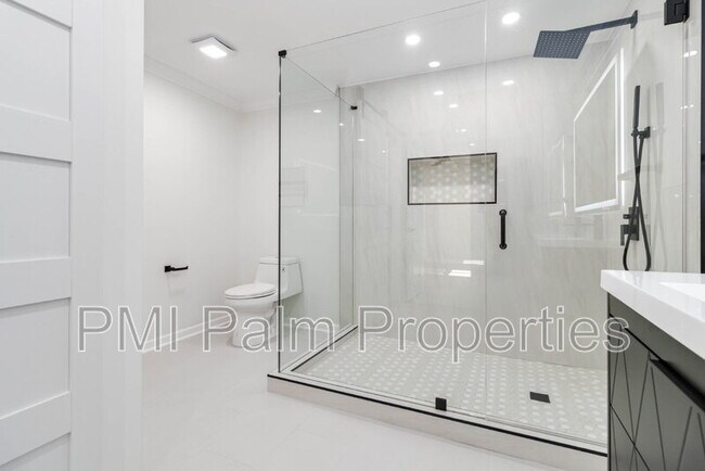 Building Photo - 431 52nd St