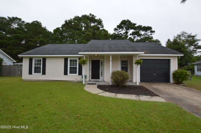 Primary Photo - 121 Hunting Green Dr