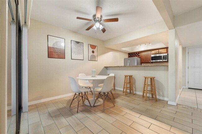 Building Photo - 5071 Eaglesmere Dr