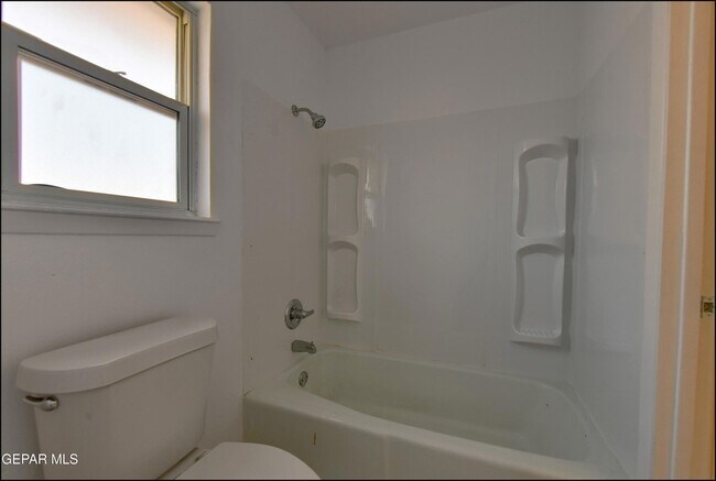 Building Photo - 6913 Pamlico Dr
