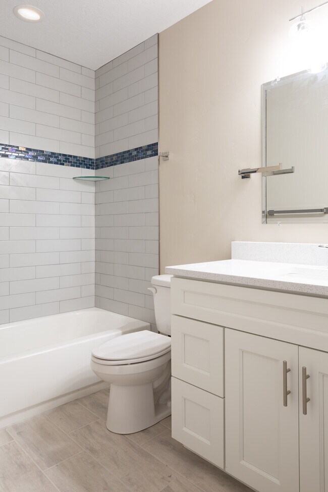 Building Photo - 299 N 200 W