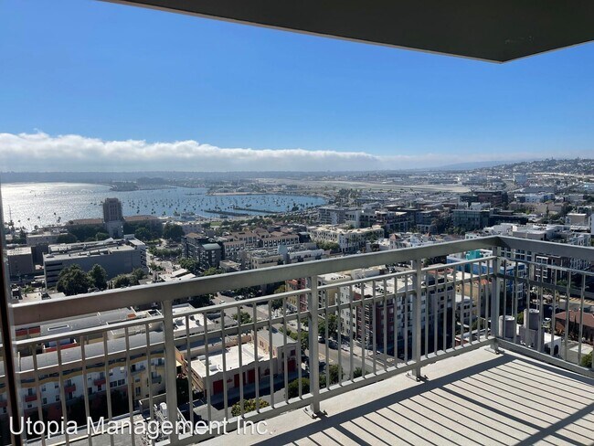 Building Photo - 2 br, 2 bath House - 300 W. Beech Street #...