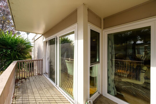 Building Photo - Charming 2bd, 1ba Condo in Mountain View