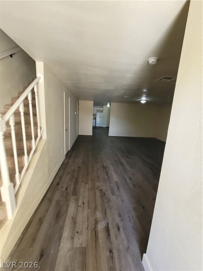 Building Photo - 3412 Townhouse Dr