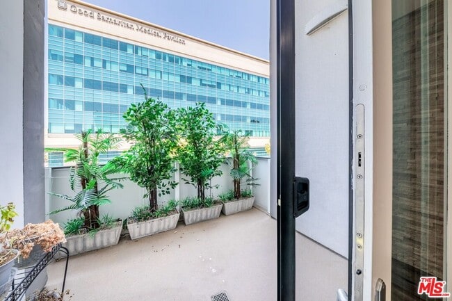 Building Photo - 1234 Wilshire Blvd