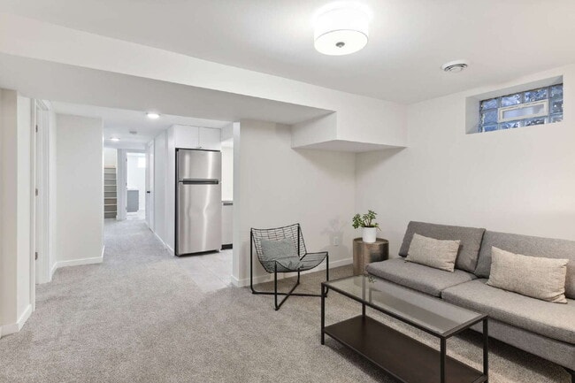 Building Photo - Charming 3-Bed Duplex in Vibrant Minneapolis Neighborhood