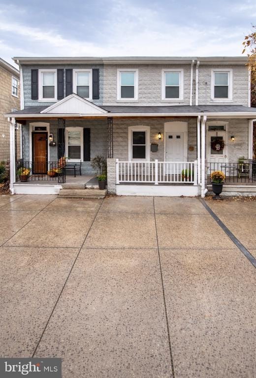 Building Photo - 22 Maple St