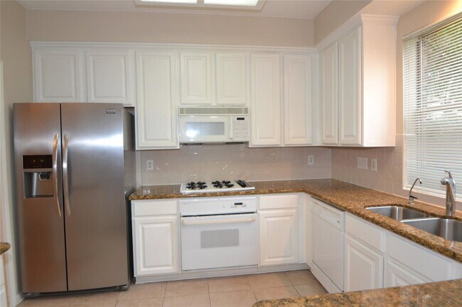 Building Photo - Amesbury Lane, Sugar Land, TX 77478 - 4 BR 2.5 BA single-family home