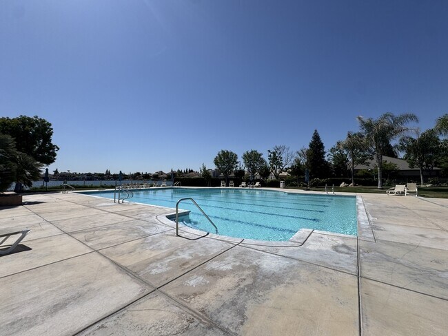 Building Photo - 10556 E Greenbury Way