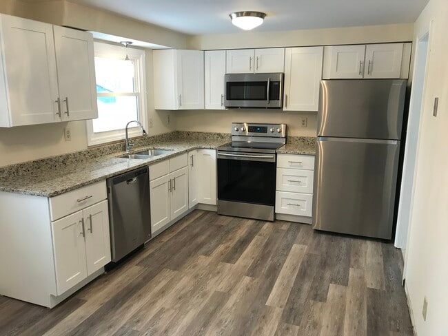 Primary Photo - 7404 Oak Post Rd