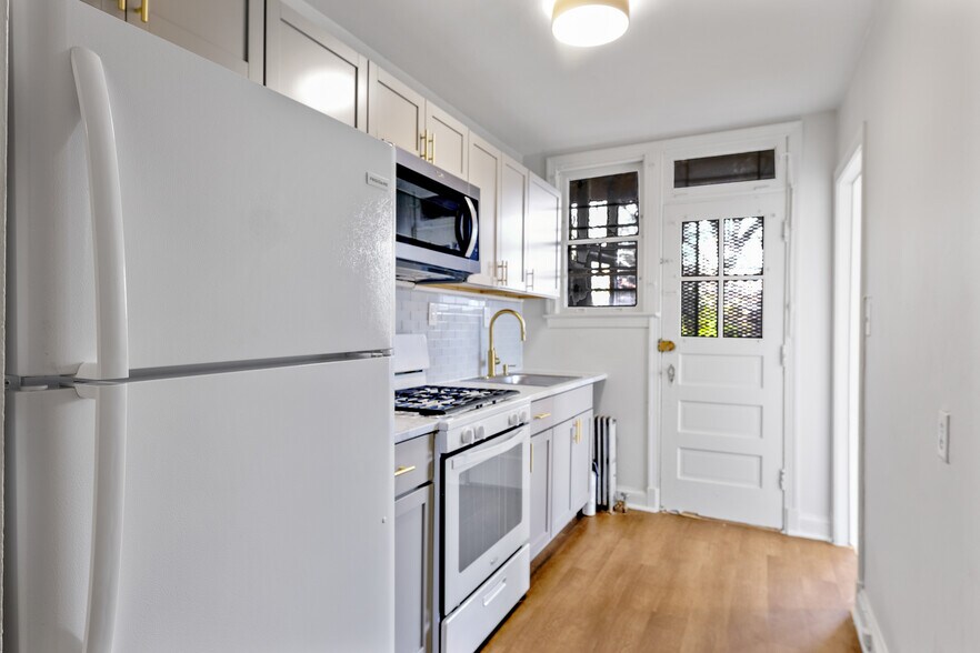 Building Photo - 4348 Southern Ave SE