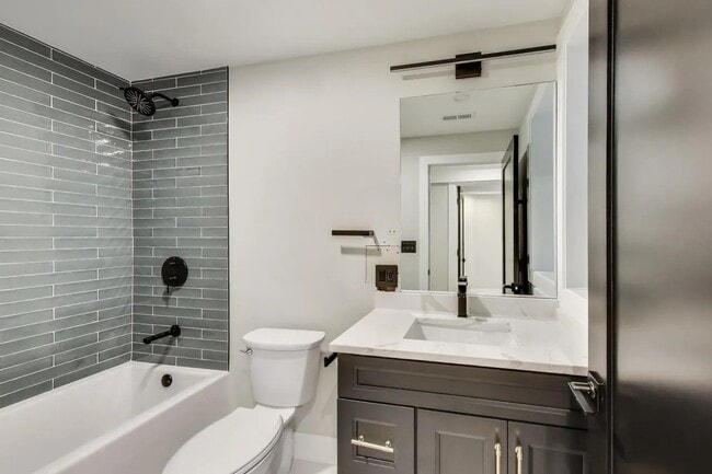 Building Photo - 1311 N Rockwell St