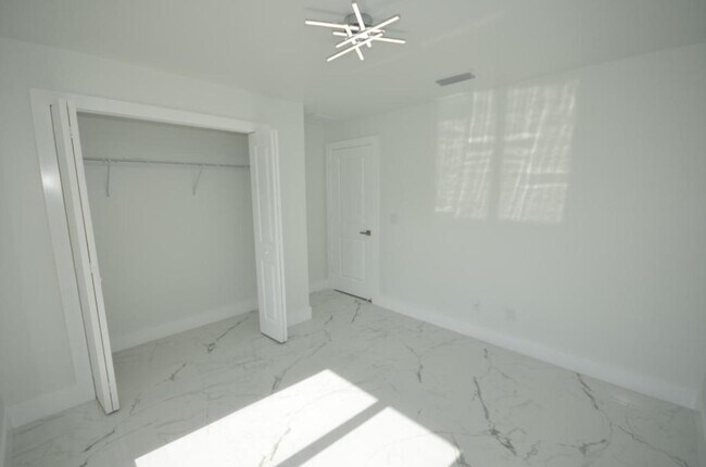 Building Photo - 1132 Edelweiss St E