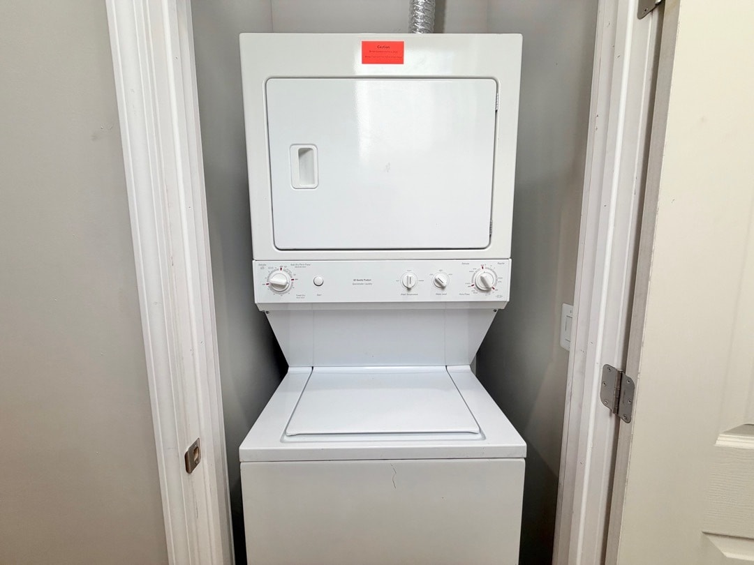 Building Photo - 1013 W 19th St