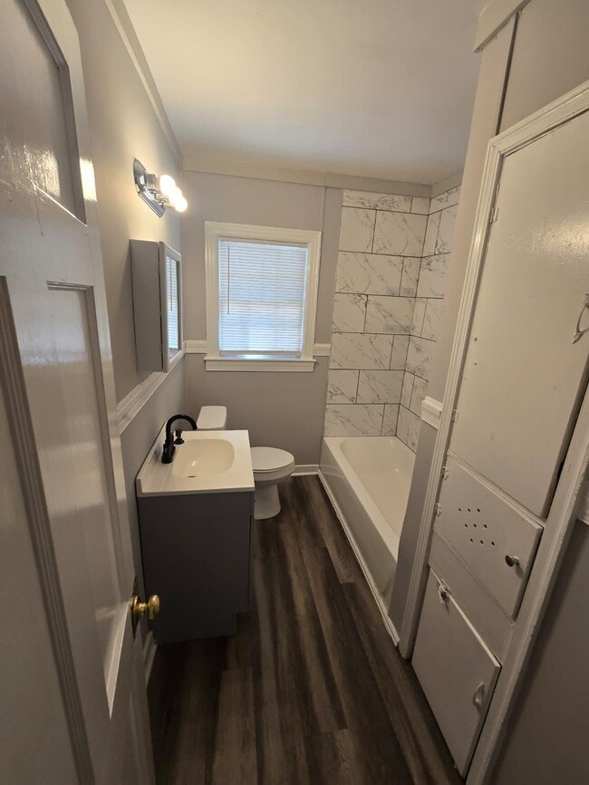 Building Photo - 3083 Crump Ave