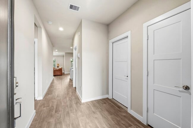 Building Photo - 12119 Bear River Dr