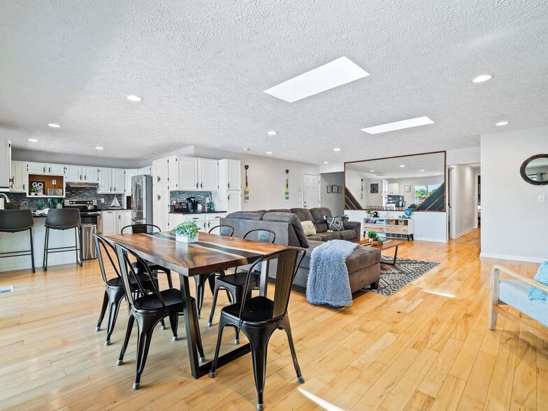 Building Photo - 3581 Mong Ave