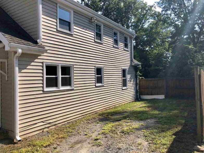 Building Photo - 1603 Cherry Ave