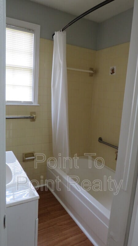 Building Photo - 4811 Sefa Cir N