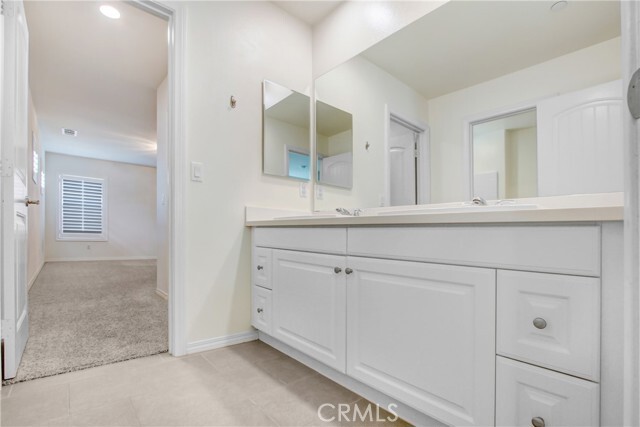 Building Photo - 5594 Skimmer Dr