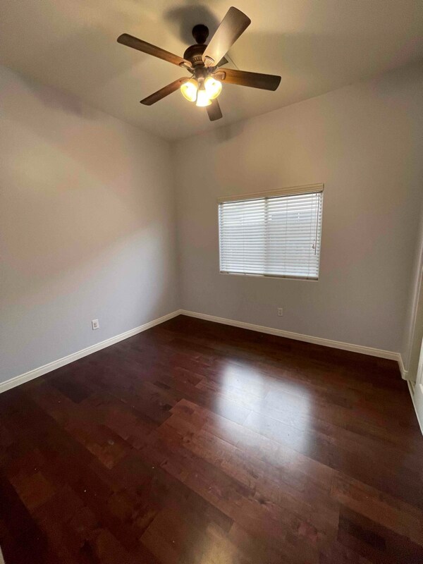 Building Photo - 9415 Godiva Ave