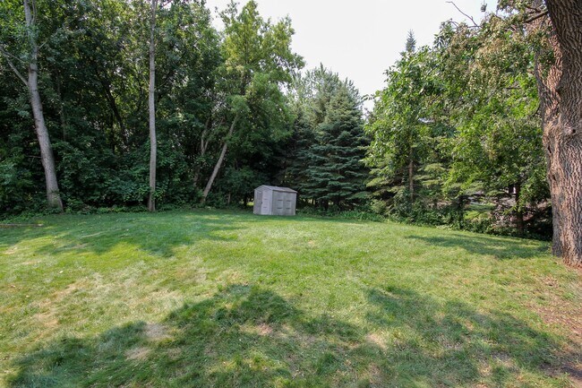 Building Photo - 17473 Hayes Ave