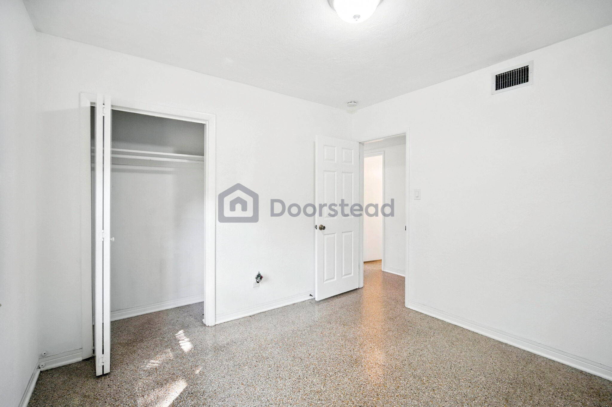 Building Photo - 4291 Porpoise Dr SE