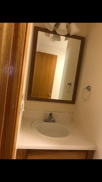 Unit 1 Bathroom - 5218 S Kilbourn Ave