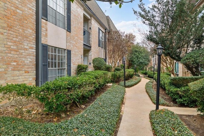 Building Photo - 1809 Stoney Brook Dr