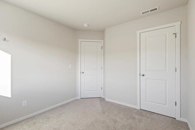 Building Photo - 1226 NW Upas Pl
