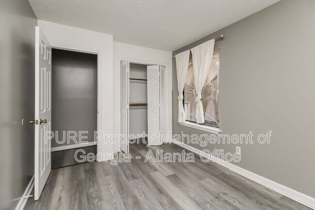 Building Photo - 3831 Eden Glen Dr SE