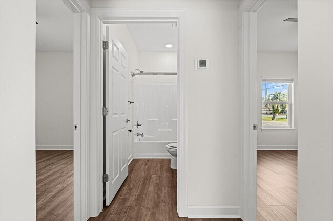 Building Photo - 2811 N Panama Ave