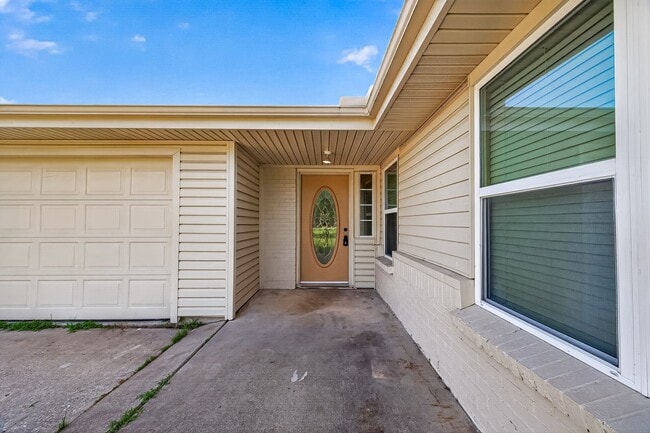Building Photo - 13310 Boudreaux Estates Dr