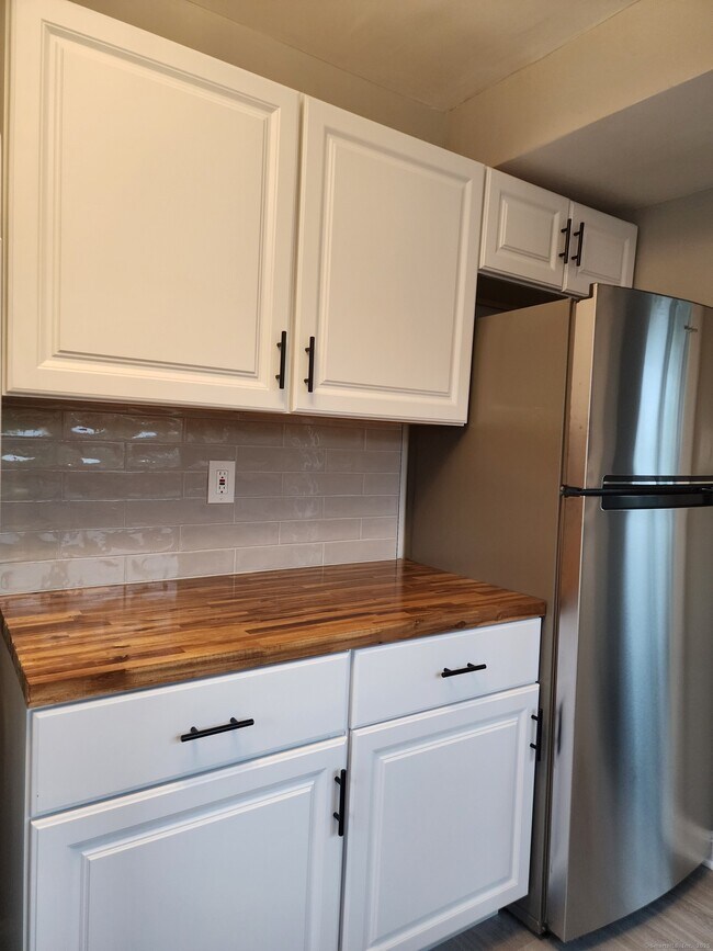 Building Photo - 17 Shoreham Terrace