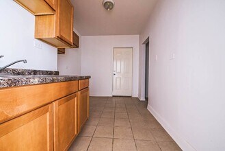 Building Photo - 219 E 68th