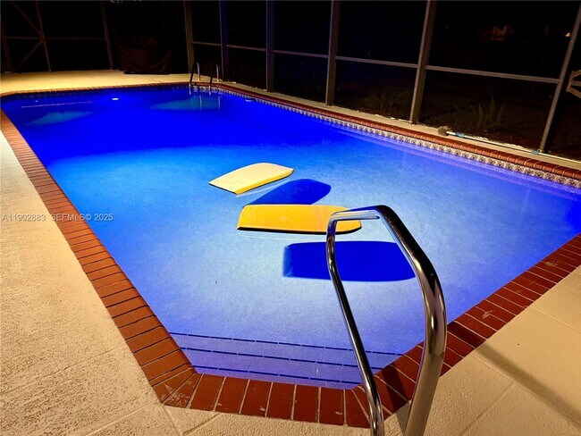 Building Photo - 13647 Barberry Dr