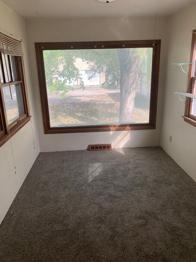 Building Photo - 415 Denver St