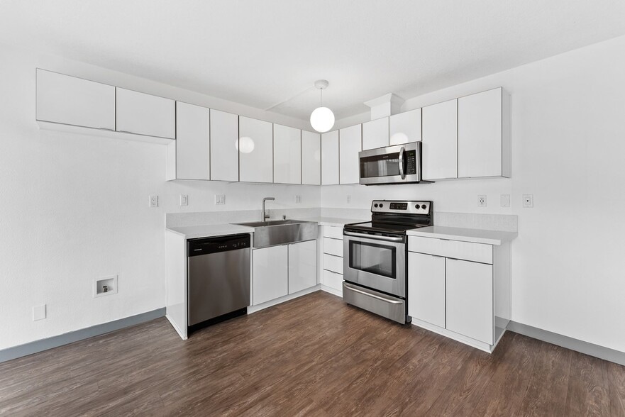 Building Photo - The Parsons Apartment Homes