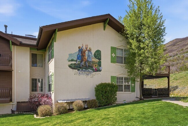 Building Photo - 1041 W Grindelwald Ct