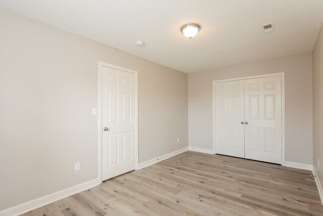 Building Photo - 4834 Hopewood Ln