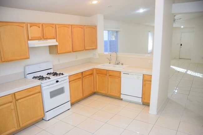 Building Photo - 3242 Velvet Rose St