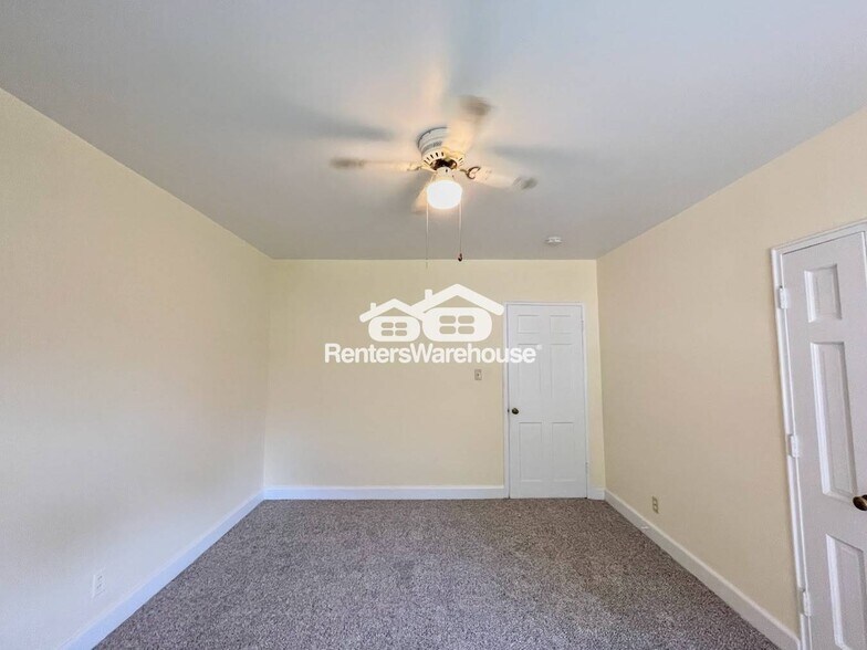 Building Photo - 7467 Hampton Blvd