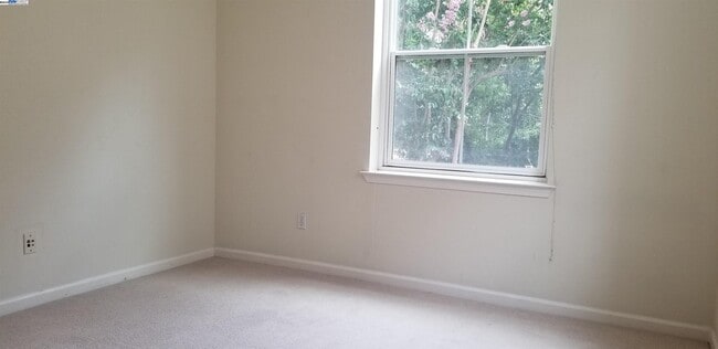 Building Photo - 3240 Maguire Way