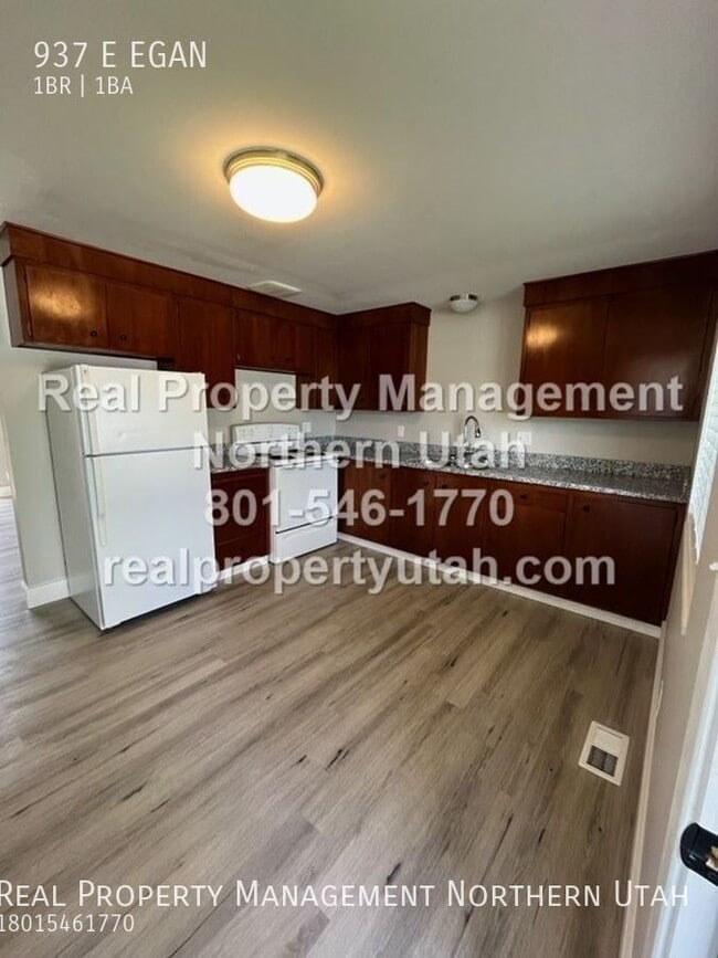 Building Photo - 937 E EGAN-