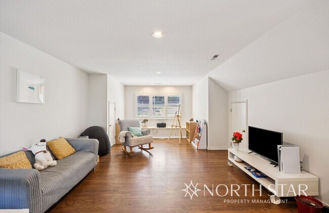 Building Photo - Beautiful Home with Mountain Views in the ...