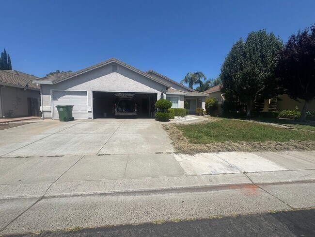 Primary Photo - Beautiful 4-Bedroom Home with Solar, High ...